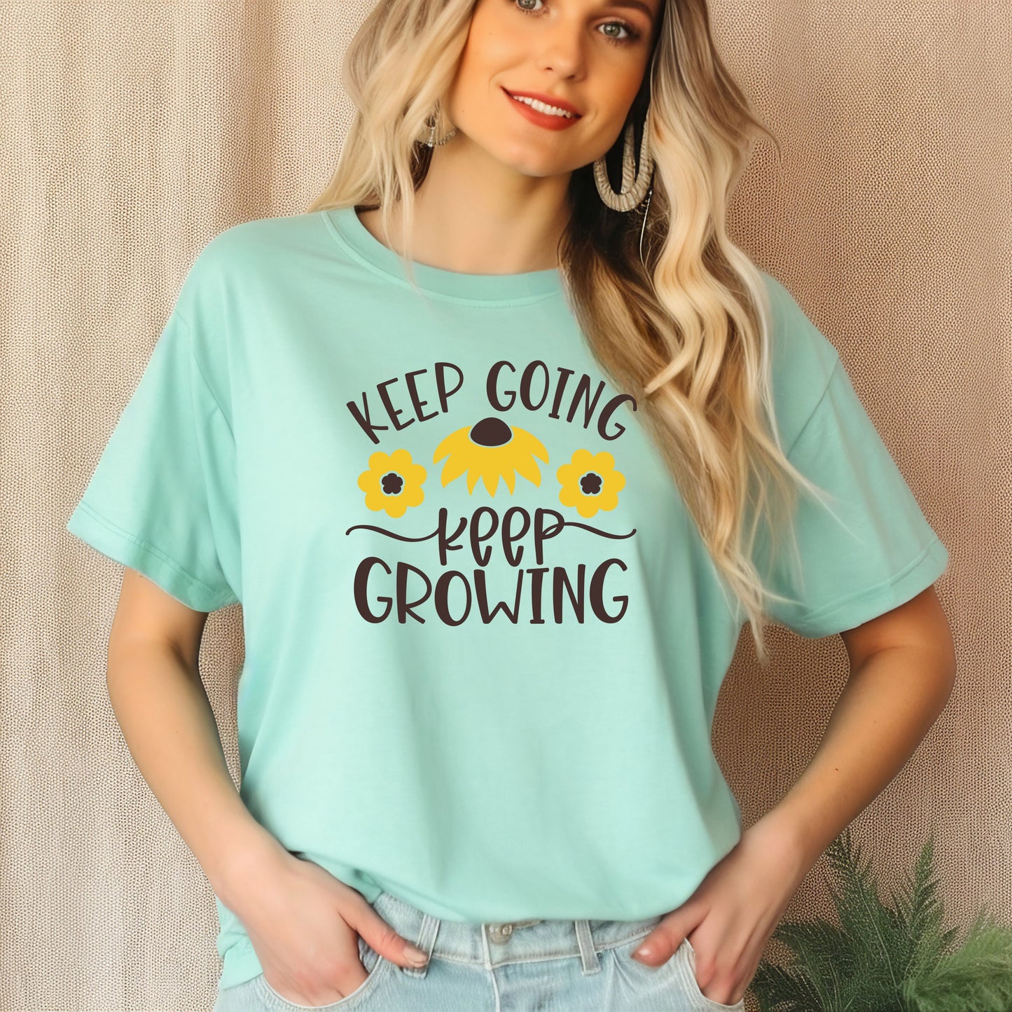 Motivational Floral T-shirt - Keep Going, Keep Growing